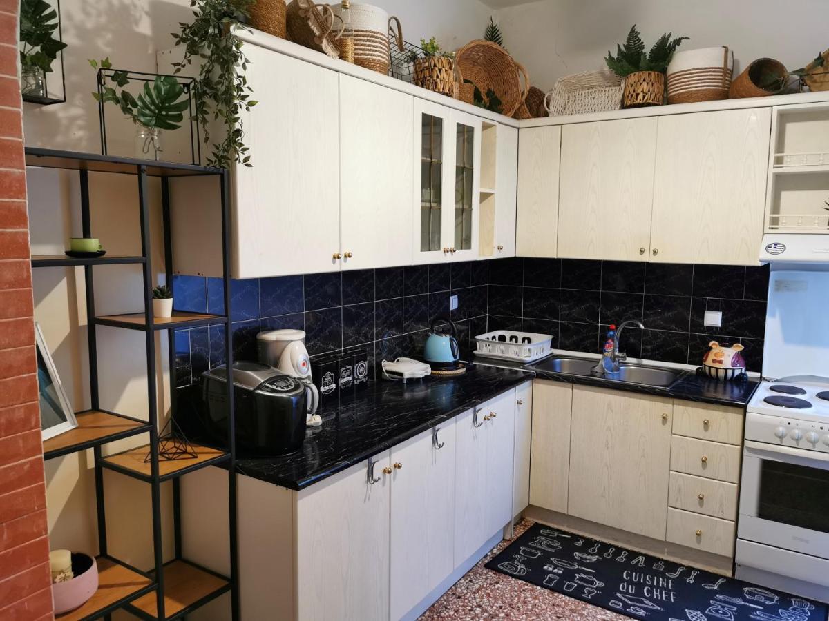 Central Apartment Каламата Экстерьер фото